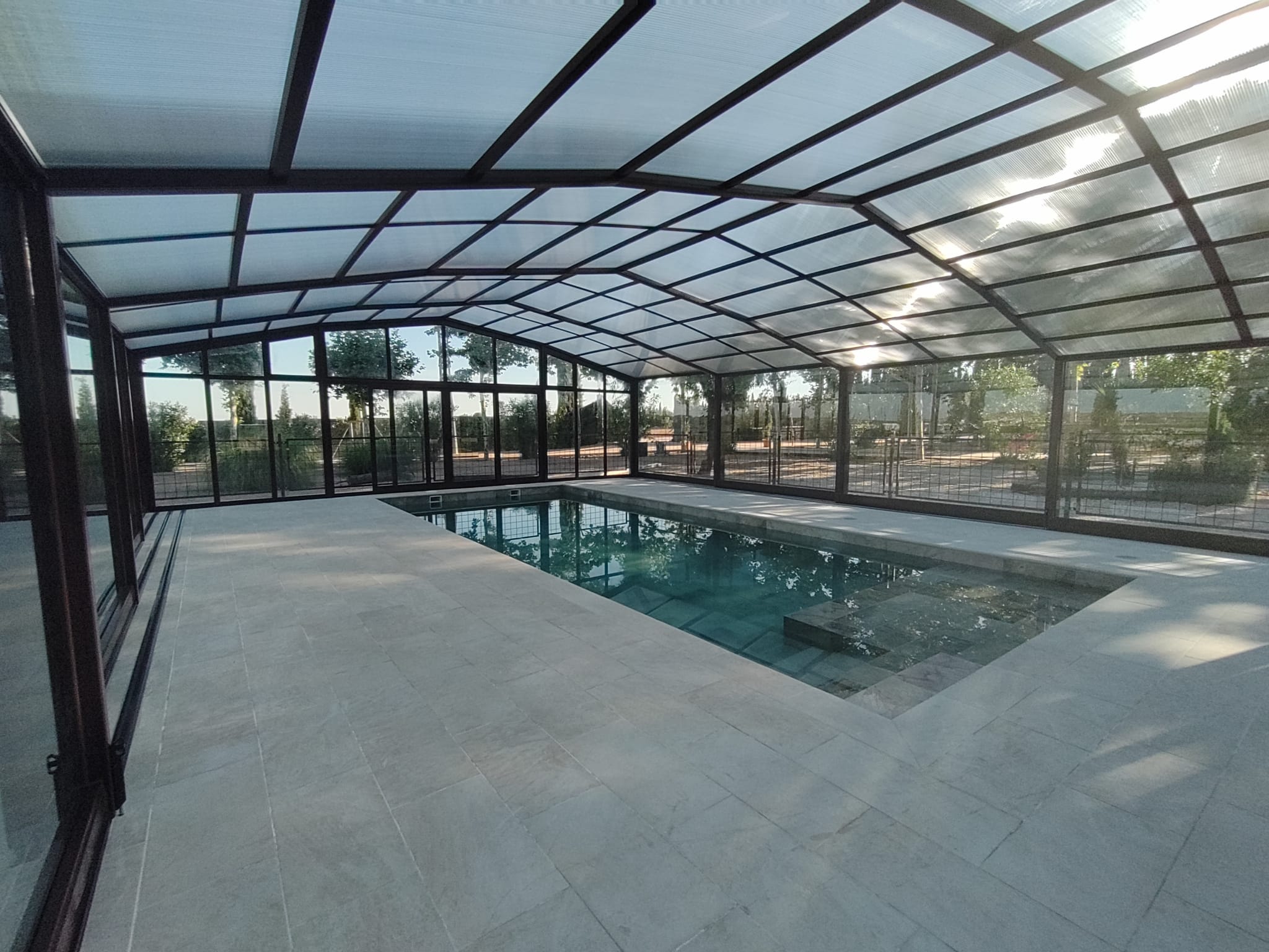 Aprovecha tu Piscina 365 Días al Año · Cubrima