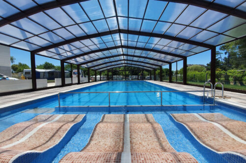 Comparativa entre cubiertas de piscinas y otras protecciones de piscina · Cubrima